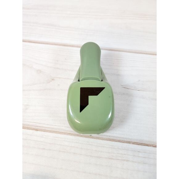 Stampin' Up! Corner Paper Punch Paper Shapers Whale Tail Green RSNAPS003 - Picture 1 of 6